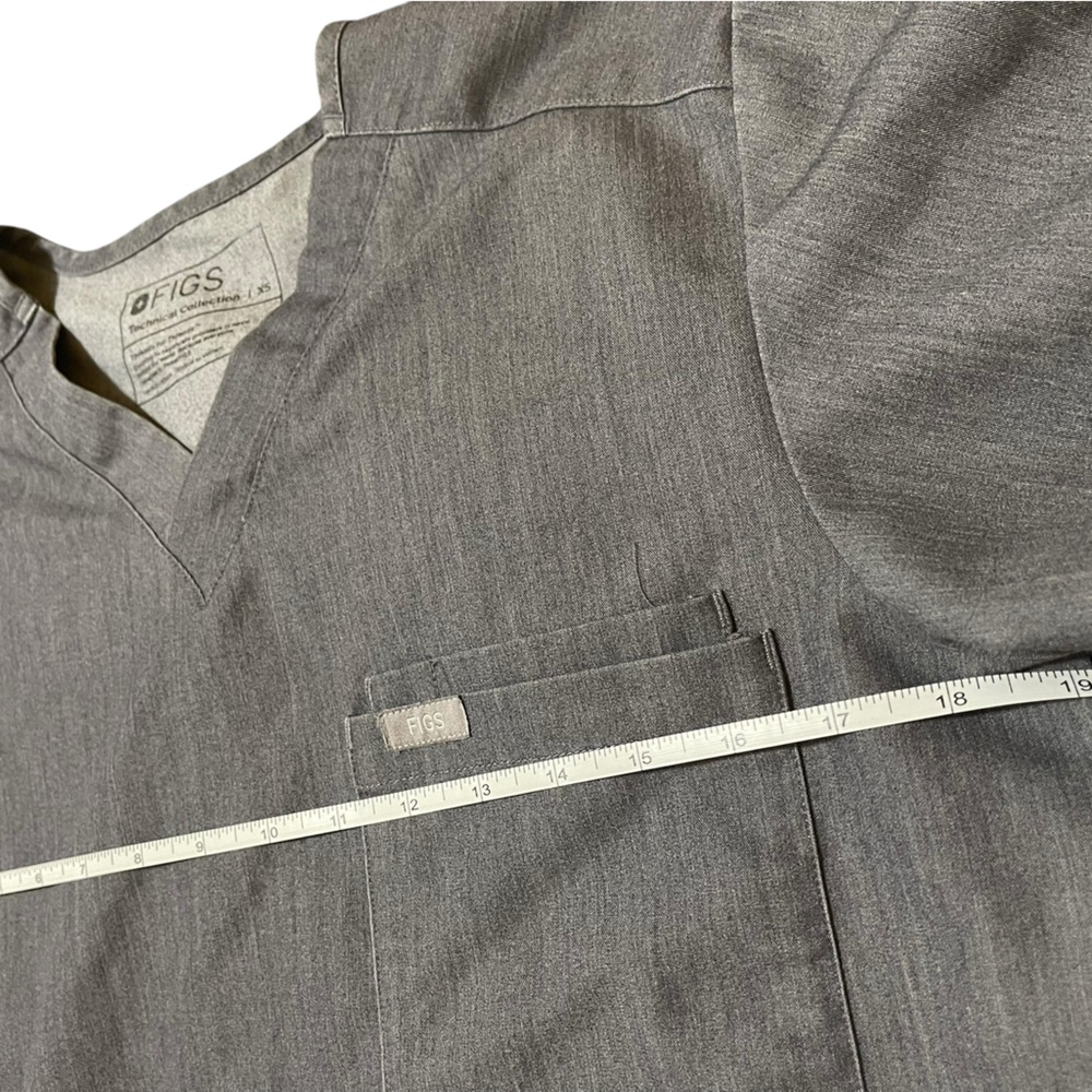 💙BUNDLE Figs Charcoal V-Neck Scrub Top - Picture 11 of 12